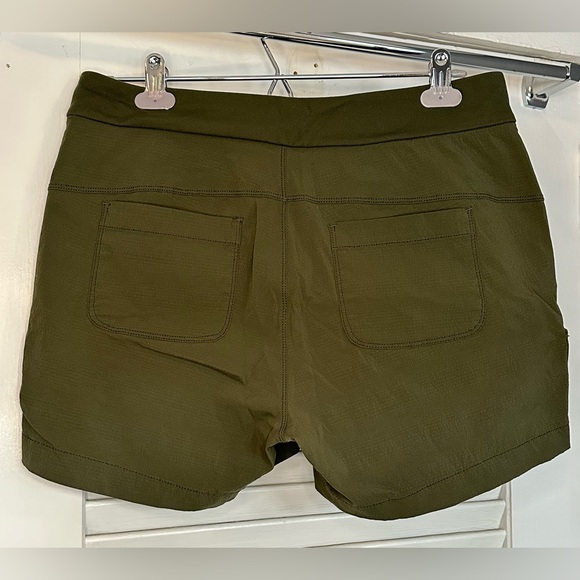 Athleta Trekkie cargo shorts - Picture 2 of 7